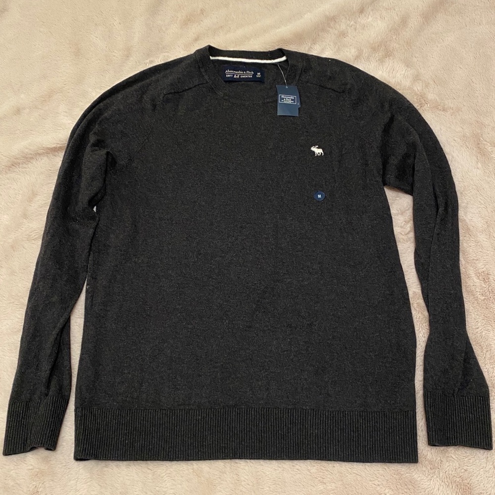Men’s Abercrombie & Fitch Dark Grey Sweater. NWT